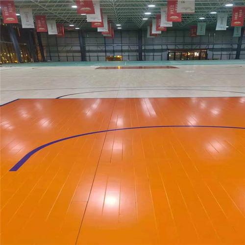 篮球运动场地公司:湖北野火体育设施新国标硅pu篮球场施工